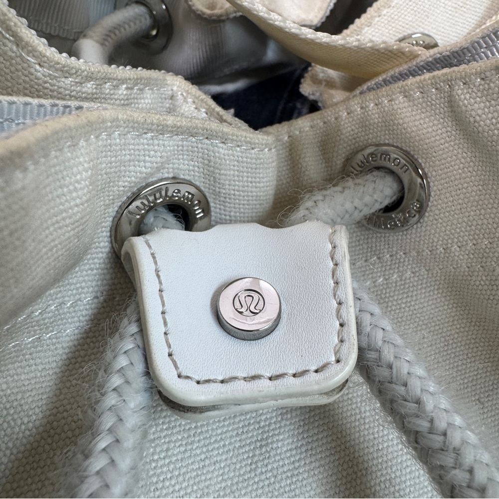 Lululemon Rally Backpack White Neon Green Drawstring Bucket Bag Athletic Gym - Picture 3 of 16